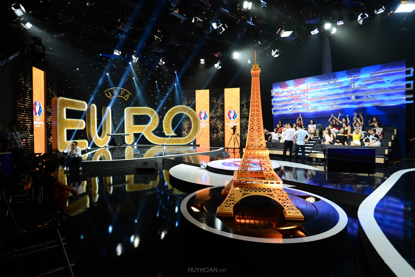 Thiết kế sân khấu bình luận Euro 2016